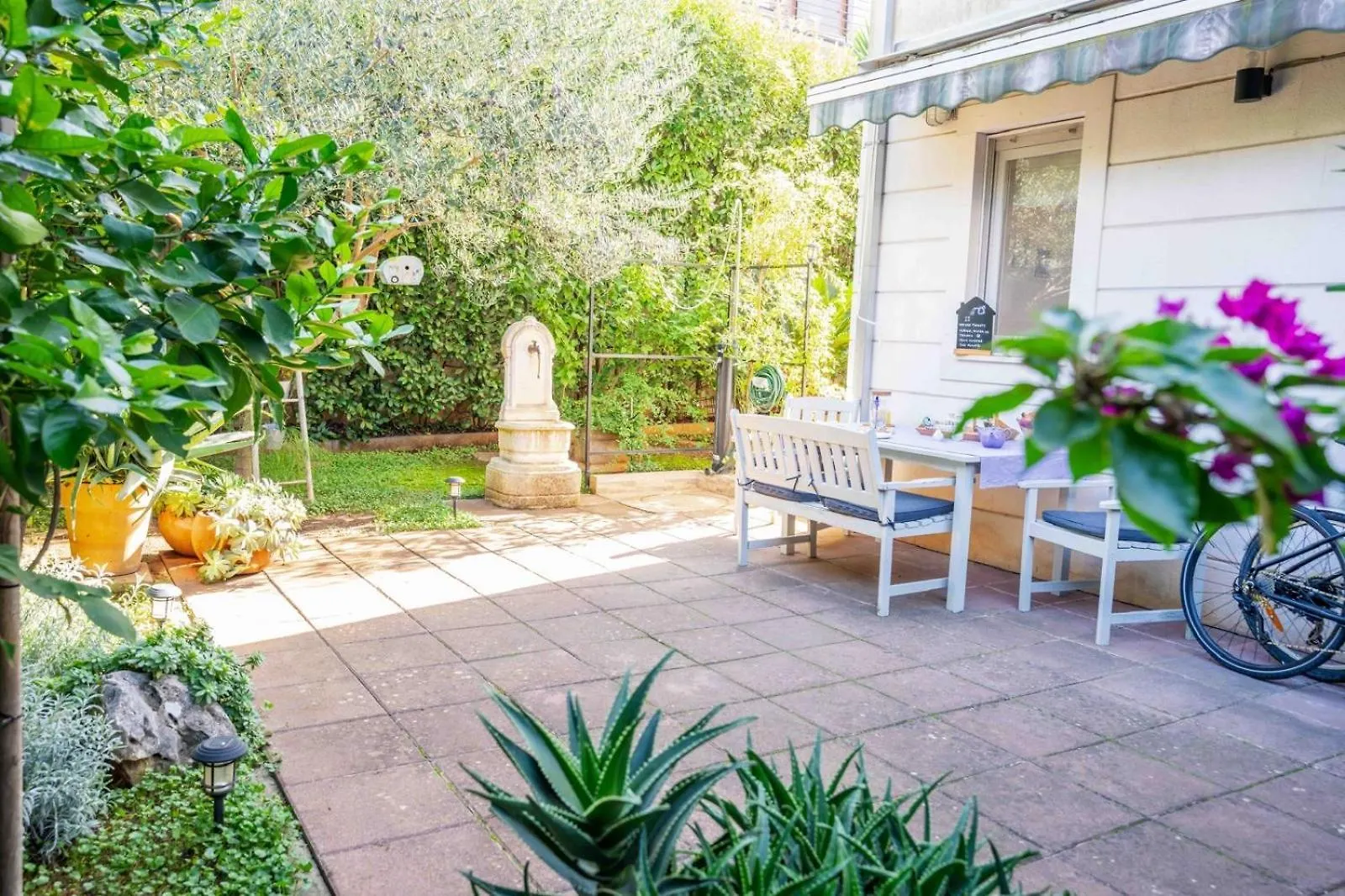 Apartment With Terrace And Garden Next To Marjan Park - 2 Free Bikes 스플리트 0*,  크로아티아